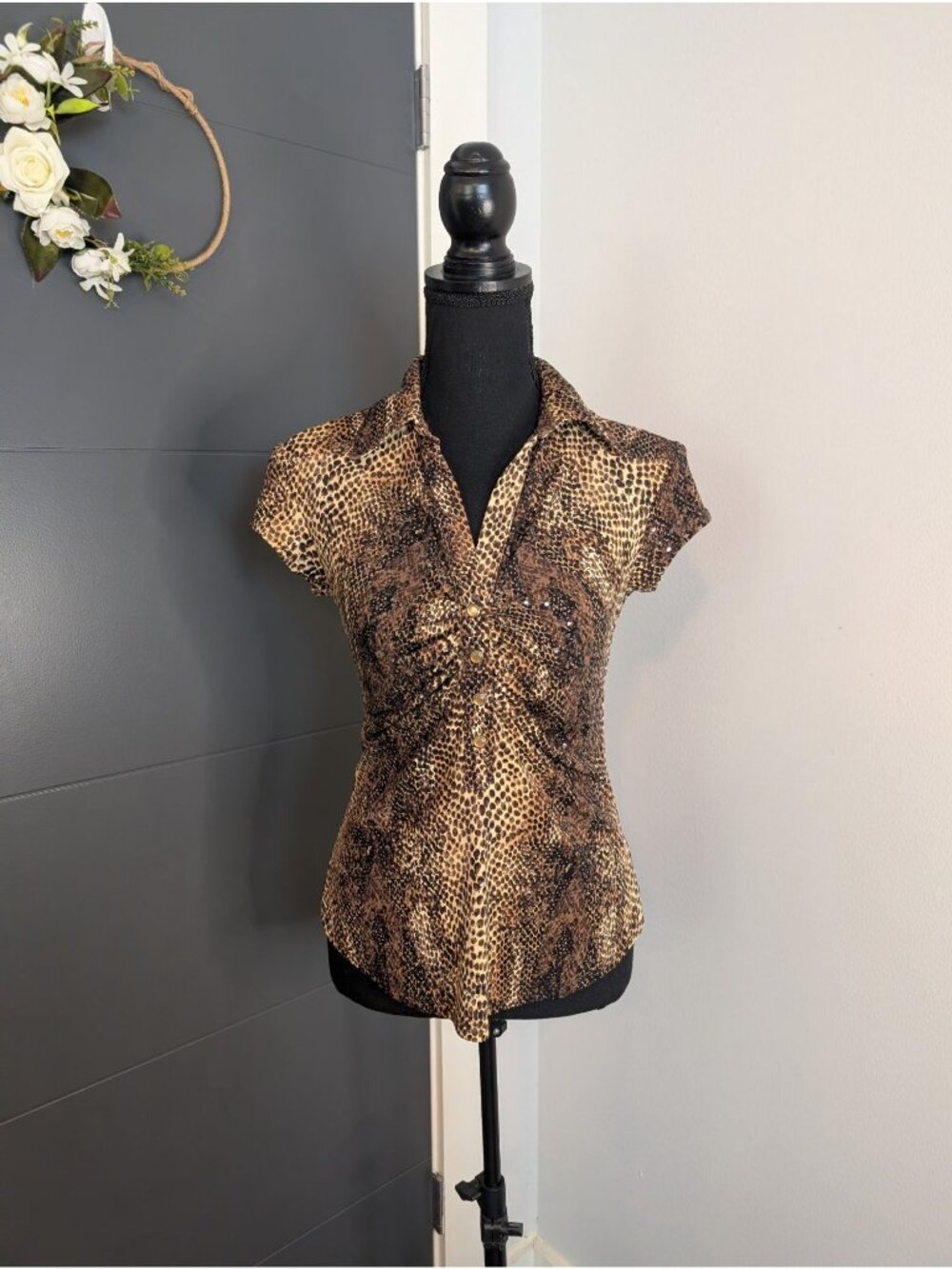 Cache Leopard Print Collared Ruched Top With Button Accents Sequins Detail Size